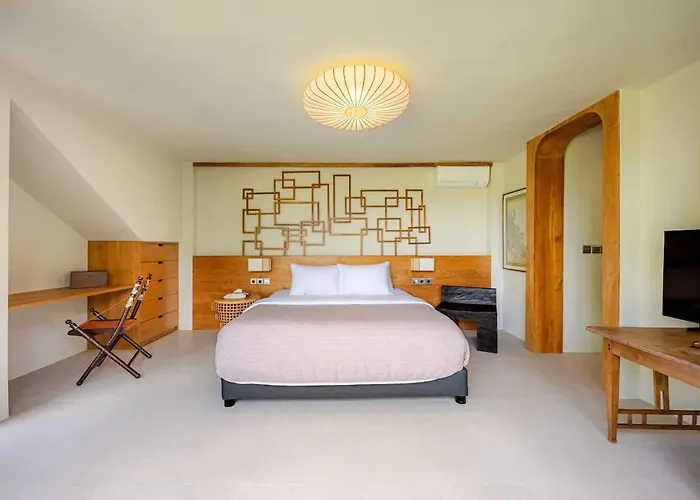 New 4br Peaceful Garden And Rooftop Ferienhaus Kerobokan