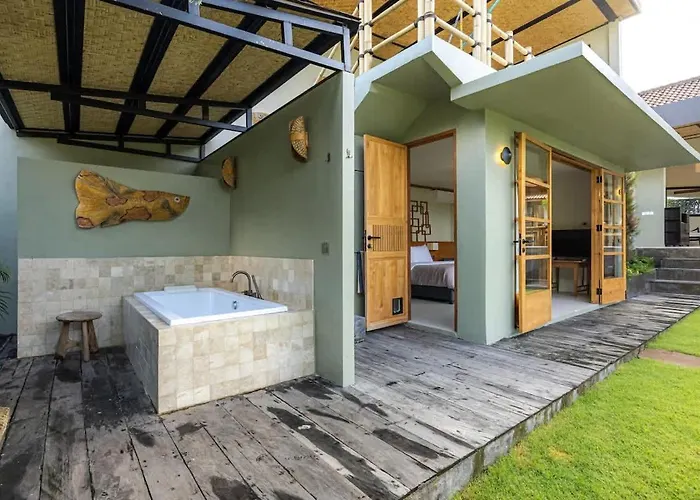 New 4br Peaceful Garden And Rooftop Ferienhaus Kerobokan