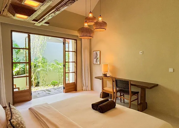 New 4br Peaceful Garden And Rooftop * Kerobokan