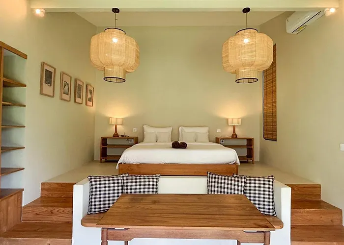 Ferienhaus New 4br Peaceful Garden And Rooftop Kerobokan