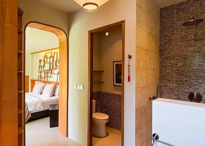 Ferienhaus New 4br Peaceful Garden And Rooftop Kerobokan