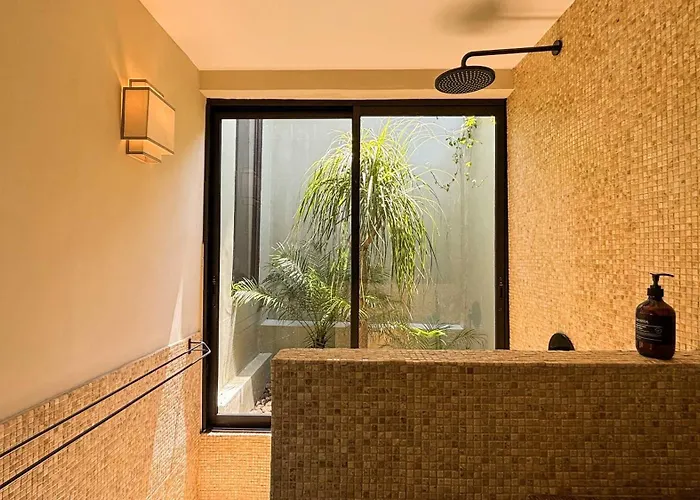 New 4br Peaceful Garden And Rooftop Ferienhaus